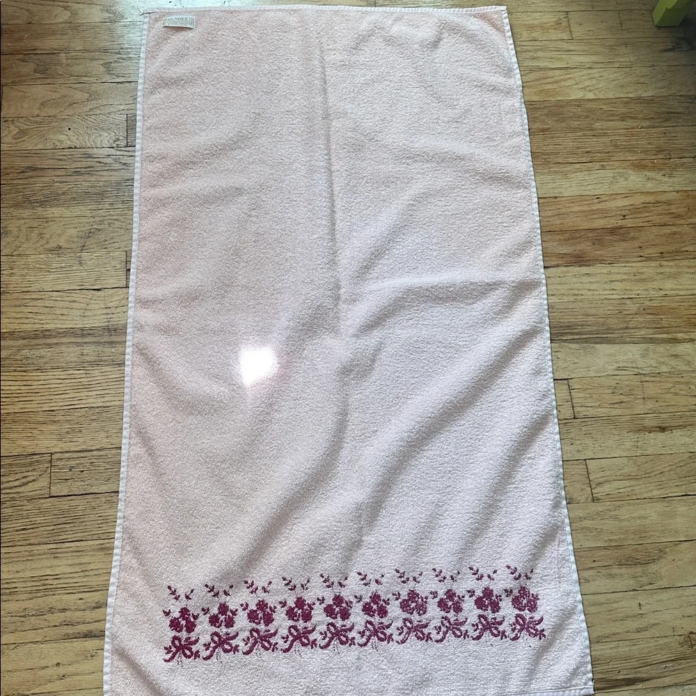 Vintage Floral Embroidery Towel